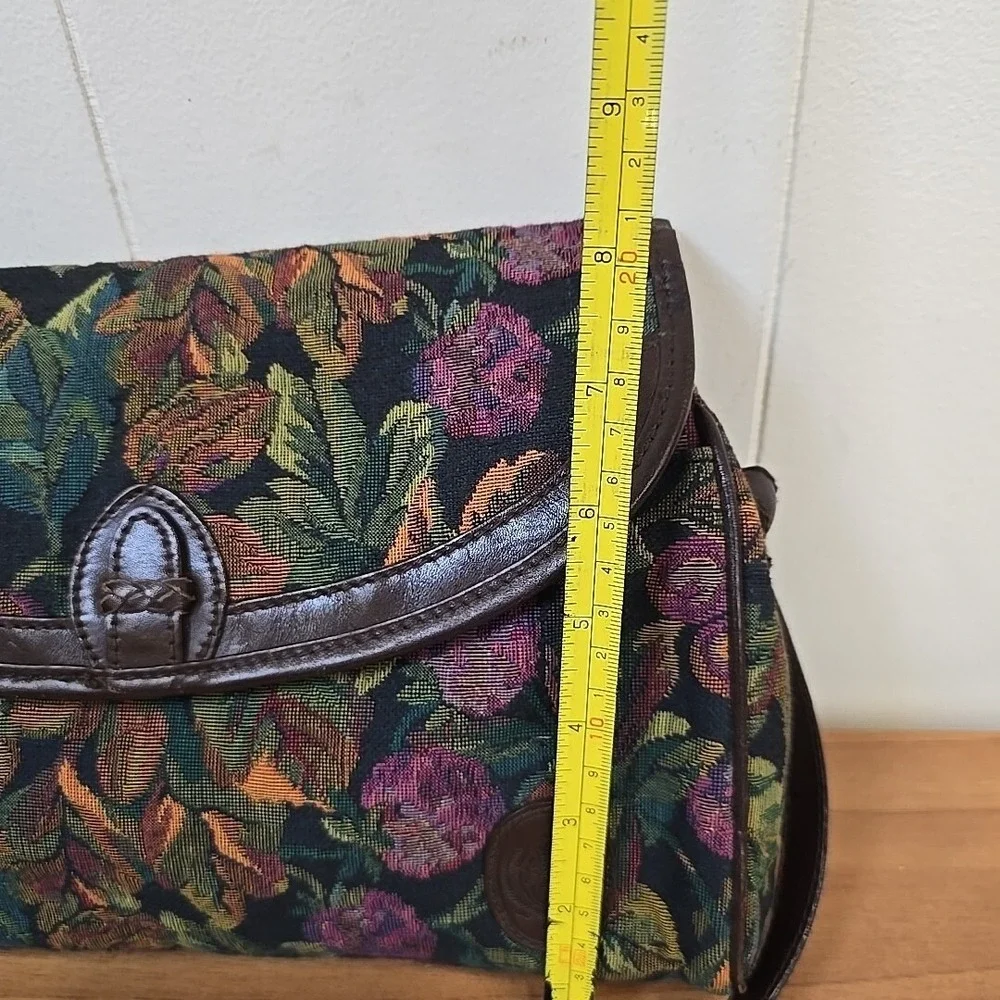Vintage Liz Claiborne Floral Tapestry Brown Leather Trim‎ Crossbody Bag Designer
